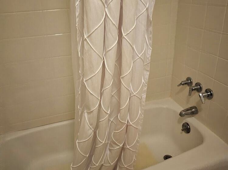 호텔 Americas Best Value Inn Mackinaw City