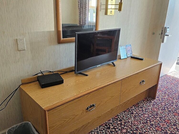 호텔 Americas Best Value Inn Mackinaw City