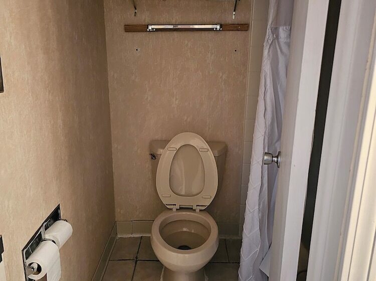 호텔 Americas Best Value Inn Mackinaw City