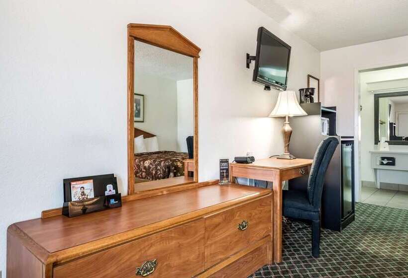 Отель Americas Best Value Inn Paris