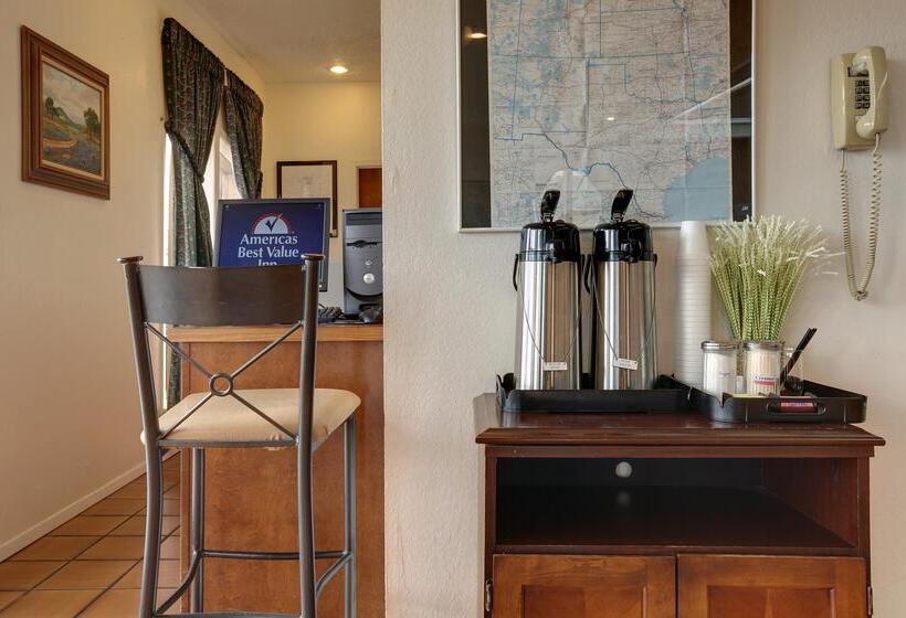 Отель Americas Best Value Inn Paris