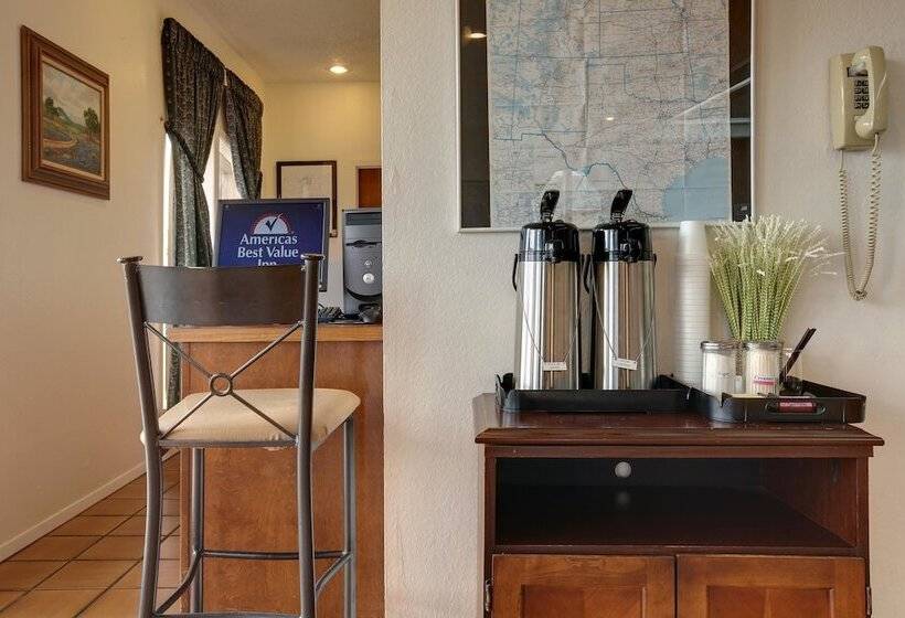 בית מלון כפרי Americas Best Value Inn Paris