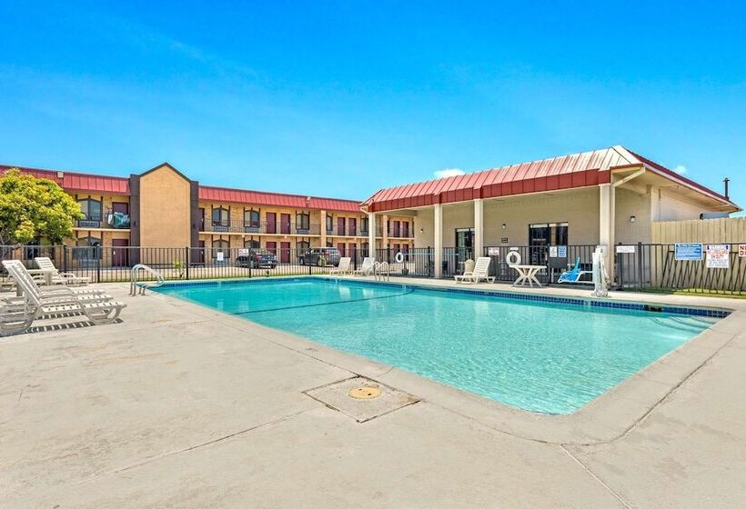 Отель Americas Best Value Inn Paris