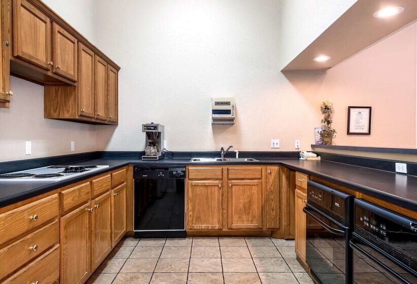 Отель Americas Best Value Inn Paris