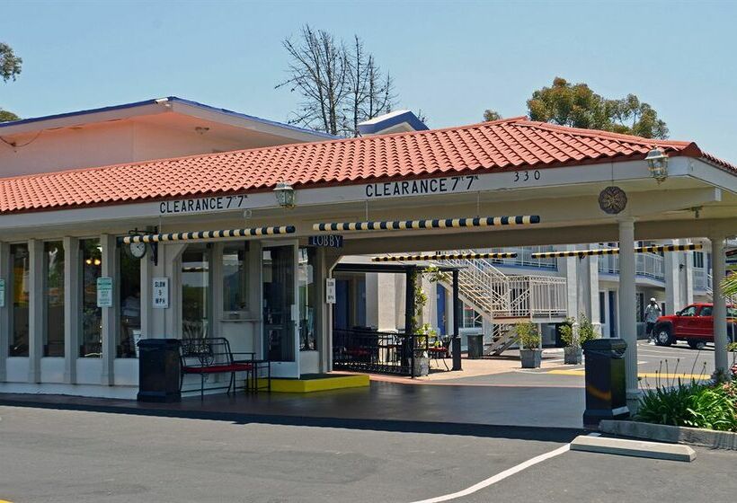 Motel 6 Vista, Ca