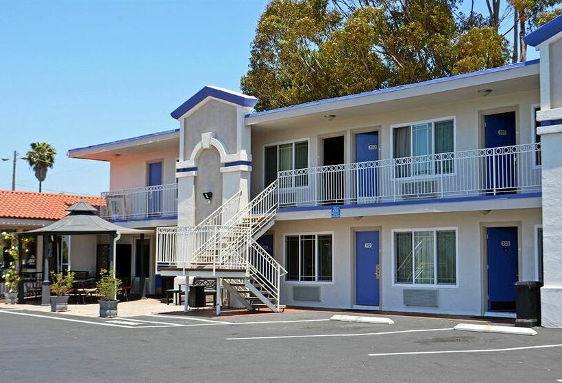 Motel 6 Vista, Ca