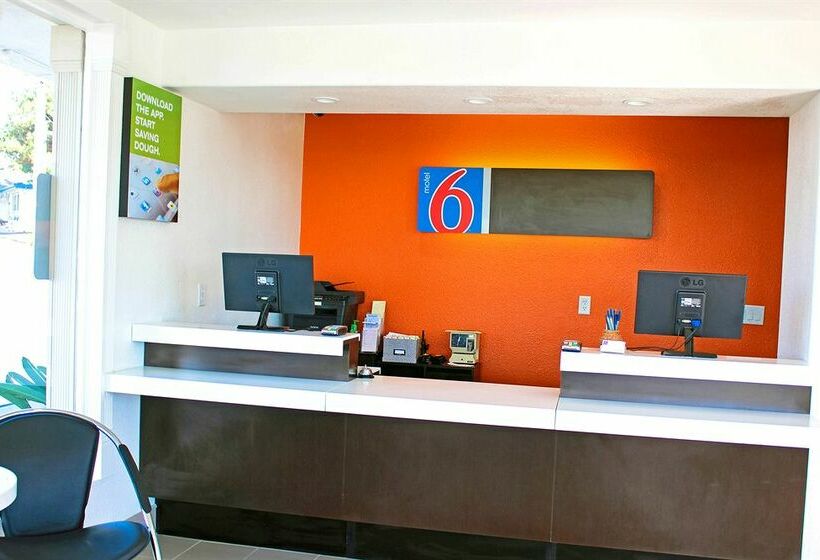 Motel 6 Vista, Ca