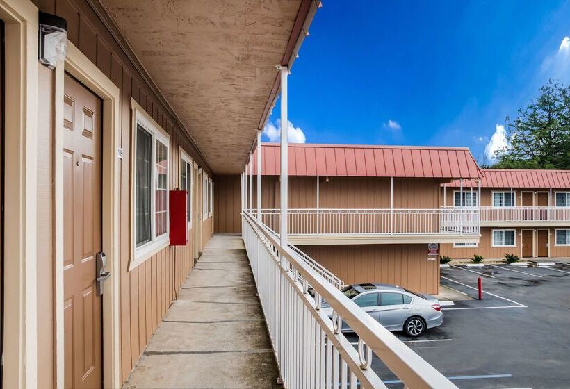 호텔 Americas Best Value Inn Ukiah