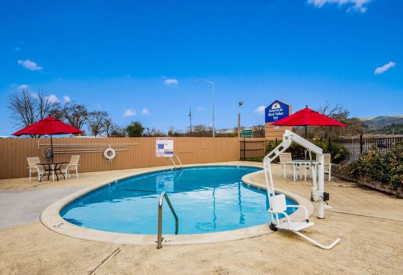 בית מלון כפרי Americas Best Value Inn Ukiah