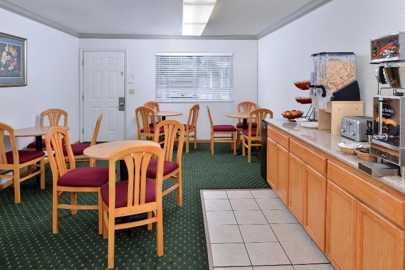 호텔 Americas Best Value Inn Ukiah