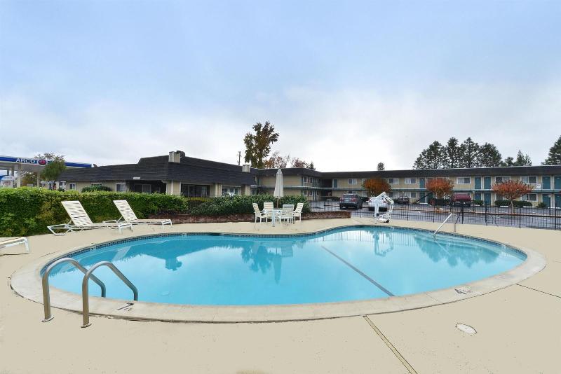 호텔 Americas Best Value Inn Ukiah