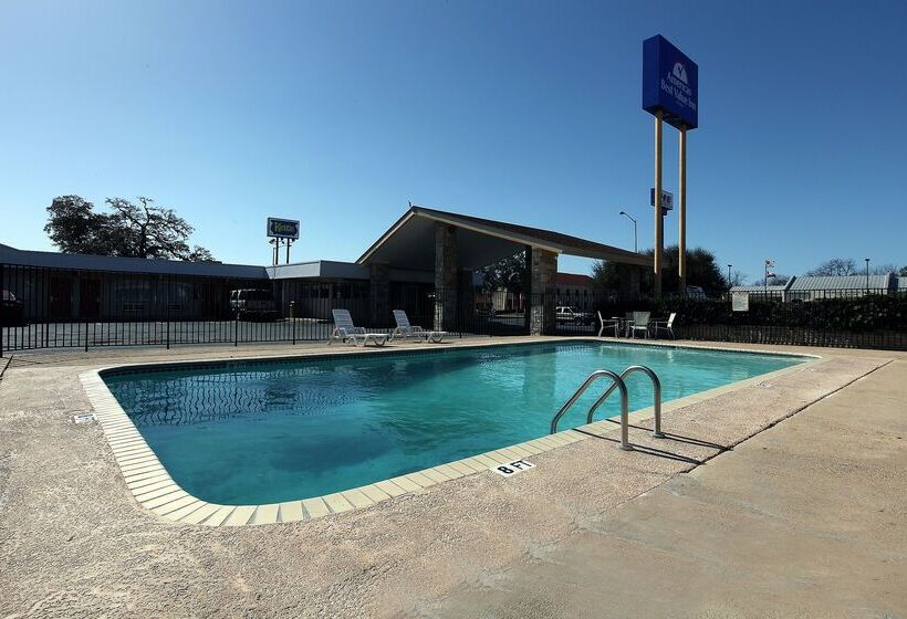 בית מלון כפרי Americas Best Value Inn Uvalde