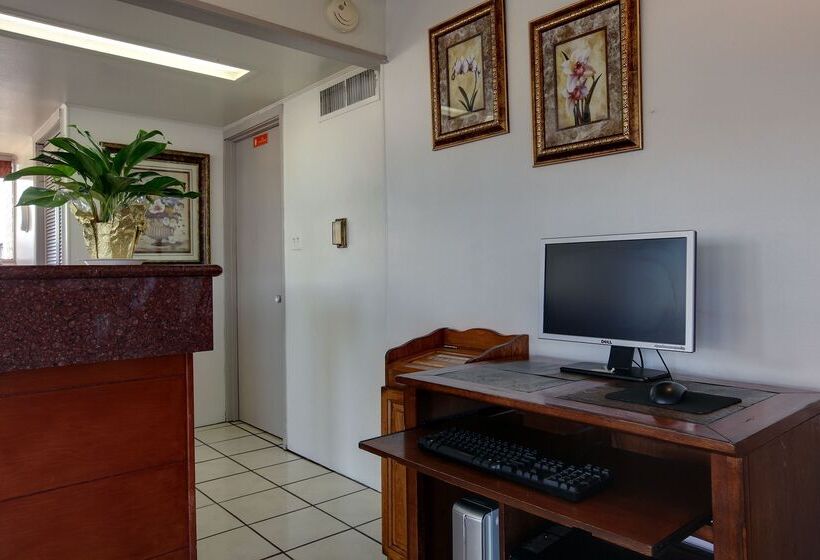 בית מלון כפרי Americas Best Value Inn Uvalde