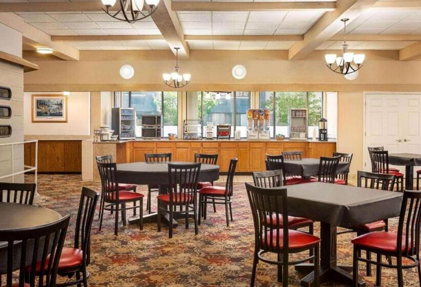 فندق Americinn By Wyndham La Crosse Riverfrontconference Center