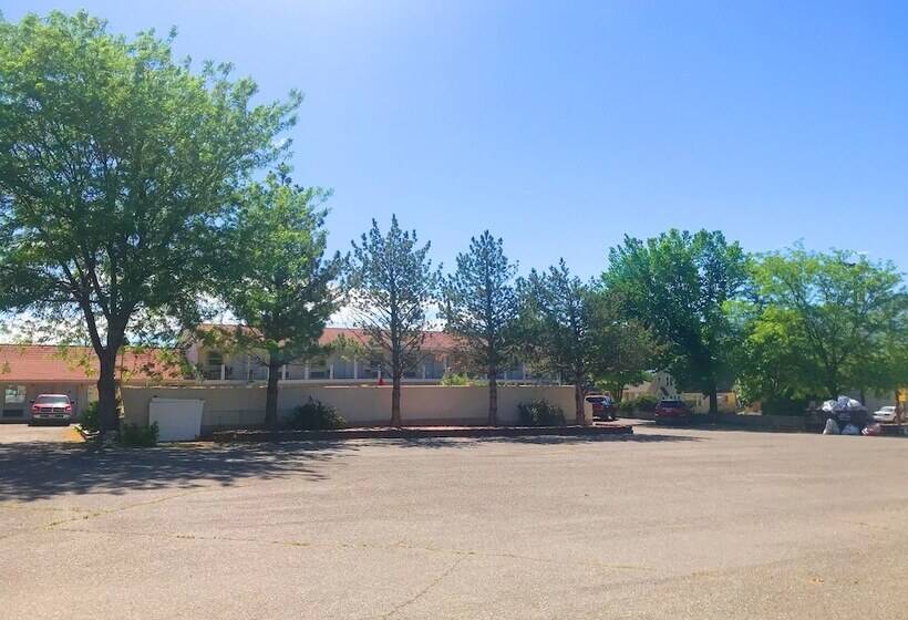 Отель Appletree Inn