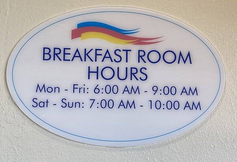 בית מלון כפרי Baymont By Wyndham Bay City