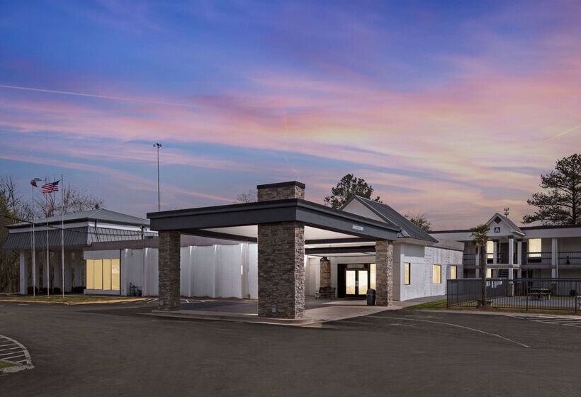 فندق Quality Inn