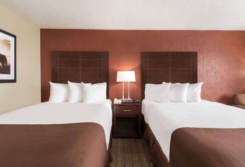 בית מלון כפרי Baymont By Wyndham Midland Airport