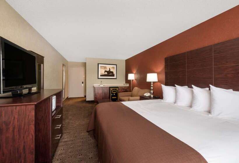 בית מלון כפרי Baymont By Wyndham Midland Airport