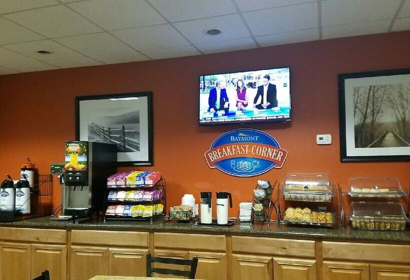 בית מלון כפרי Baymont By Wyndham Midland Airport