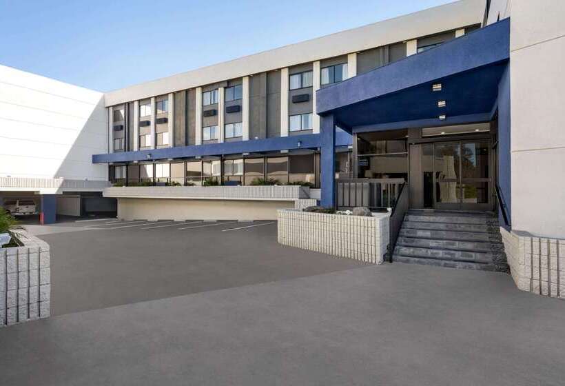 فندق Baymont By Wyndham Monterey Park