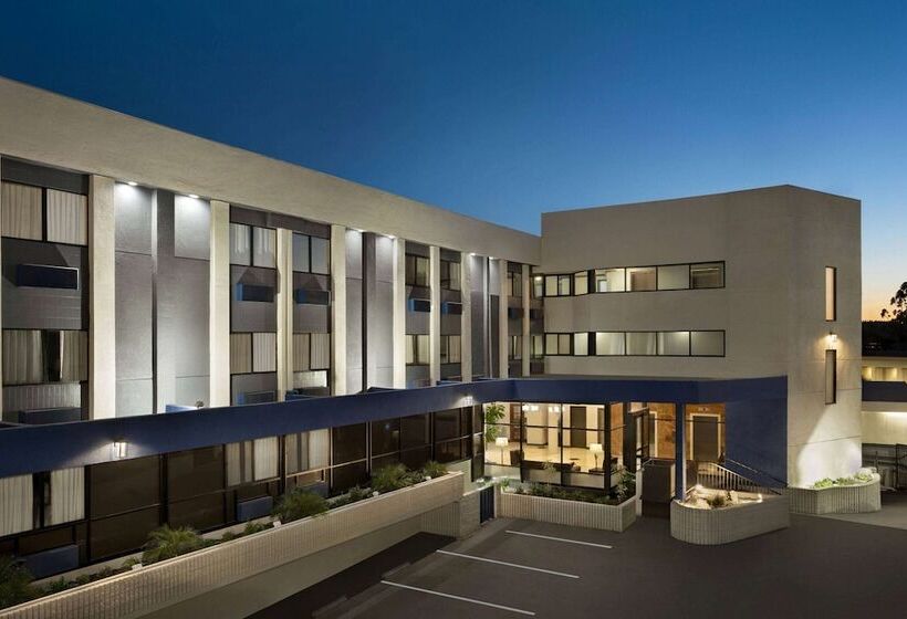 فندق Baymont By Wyndham Monterey Park