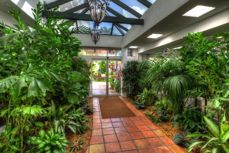 酒店 Beachcomber Resort & Club