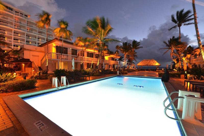 酒店 Beachcomber Resort & Club