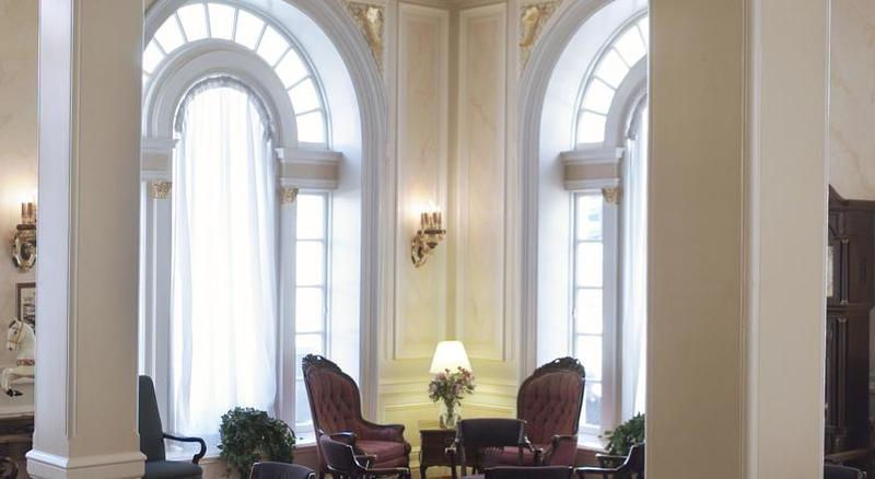 ホテル Beresford Arms