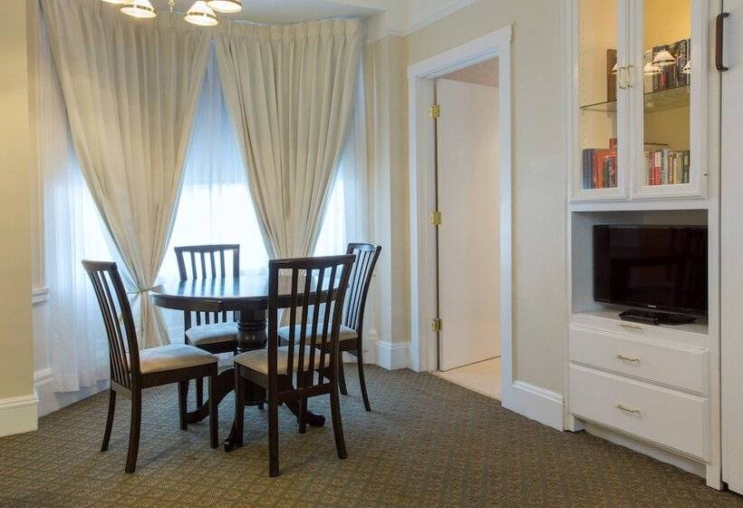 ホテル Beresford Arms