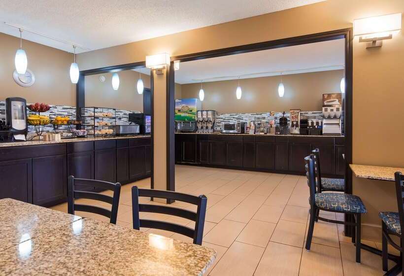 Отель Best Western Baraboo Inn