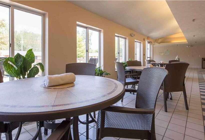 酒店 Best Western Beacon Inn