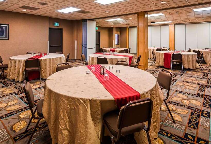 فندق Best Western Bidarka Inn