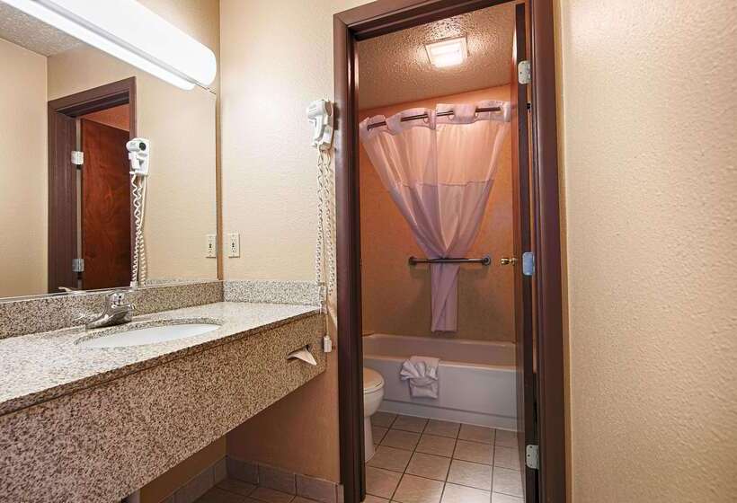 فندق Best Western Bidarka Inn