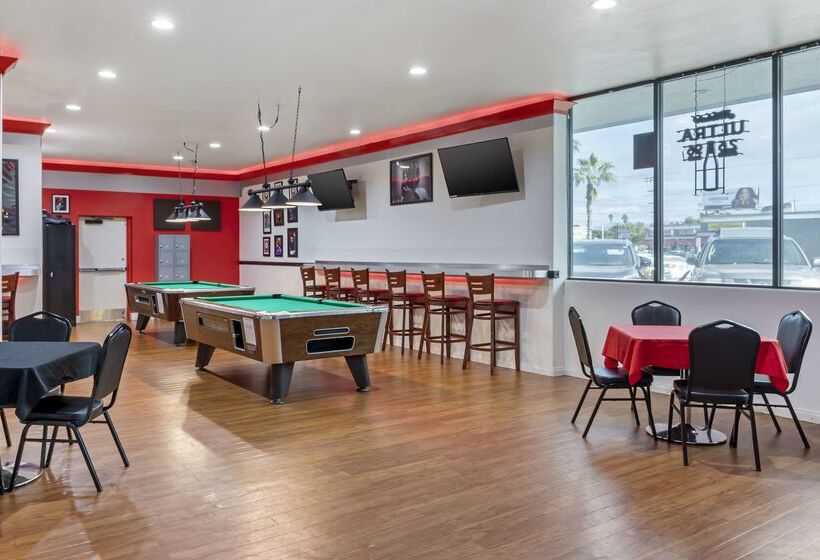 فندق Best Western Canoga Park Motor Inn