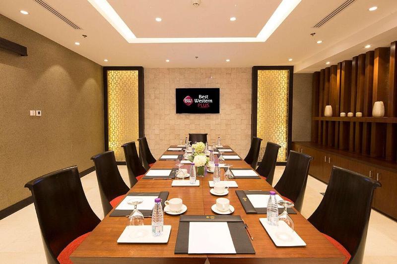 فندق Best Western Canoga Park Motor Inn