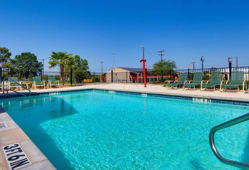 בית מלון כפרי Best Western Canton Inn