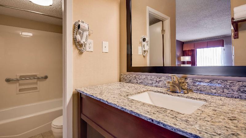 בית מלון כפרי Best Western Canton Inn