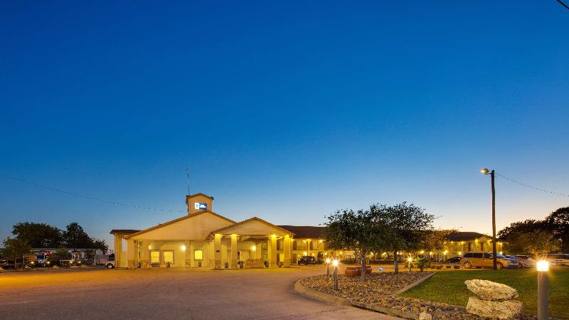 בית מלון כפרי Best Western Canton Inn