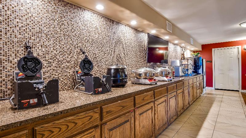 בית מלון כפרי Best Western Canton Inn