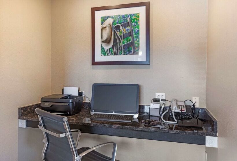 בית מלון כפרי Best Western Caprock Inn