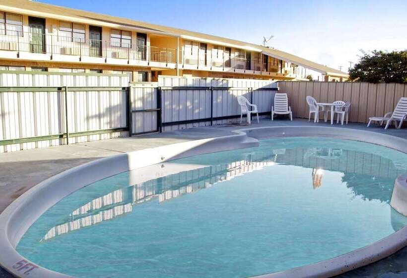 בית מלון כפרי Best Western Caprock Inn