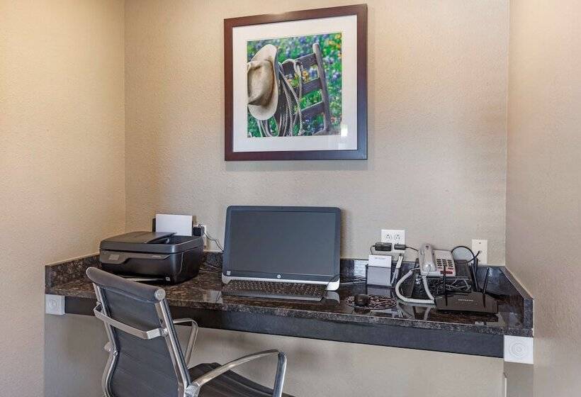 בית מלון כפרי Best Western Caprock Inn