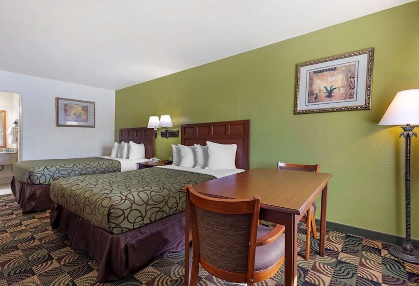 בית מלון כפרי Best Western Caprock Inn