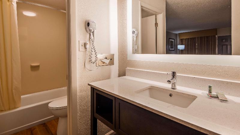 هتل Best Western Central Inn