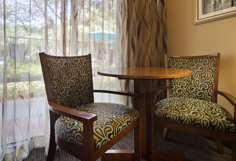 ホテル Best Western Charleston Inn