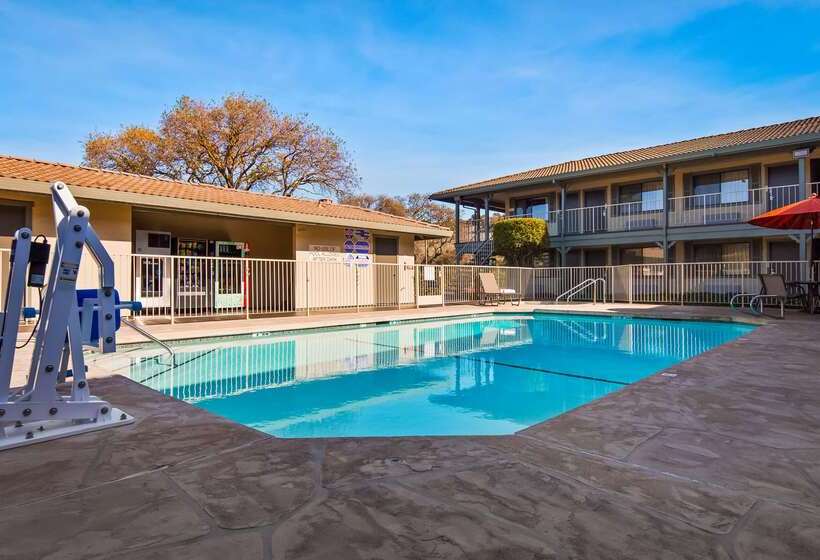 בית מלון כפרי Best Western Cordelia Inn