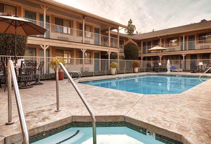 בית מלון כפרי Best Western Cordelia Inn