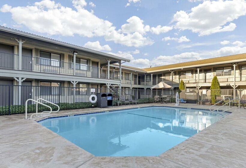 בית מלון כפרי Best Western Cordelia Inn