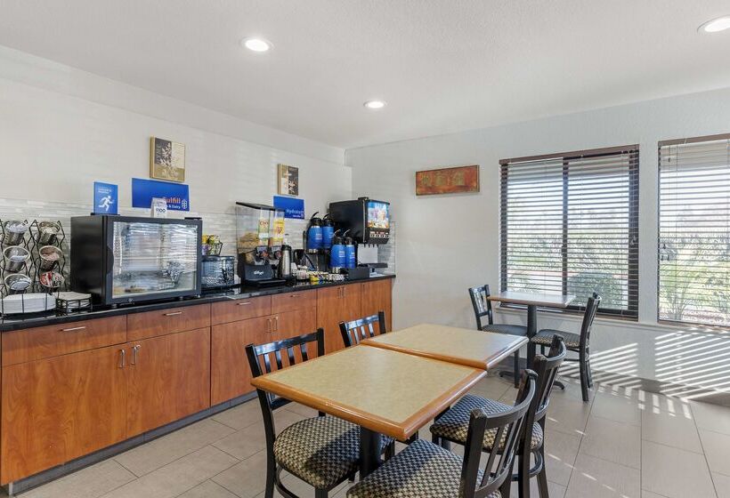 בית מלון כפרי Best Western Cordelia Inn